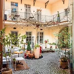 Old Royal Post Boutique Hotel & Premium Suites