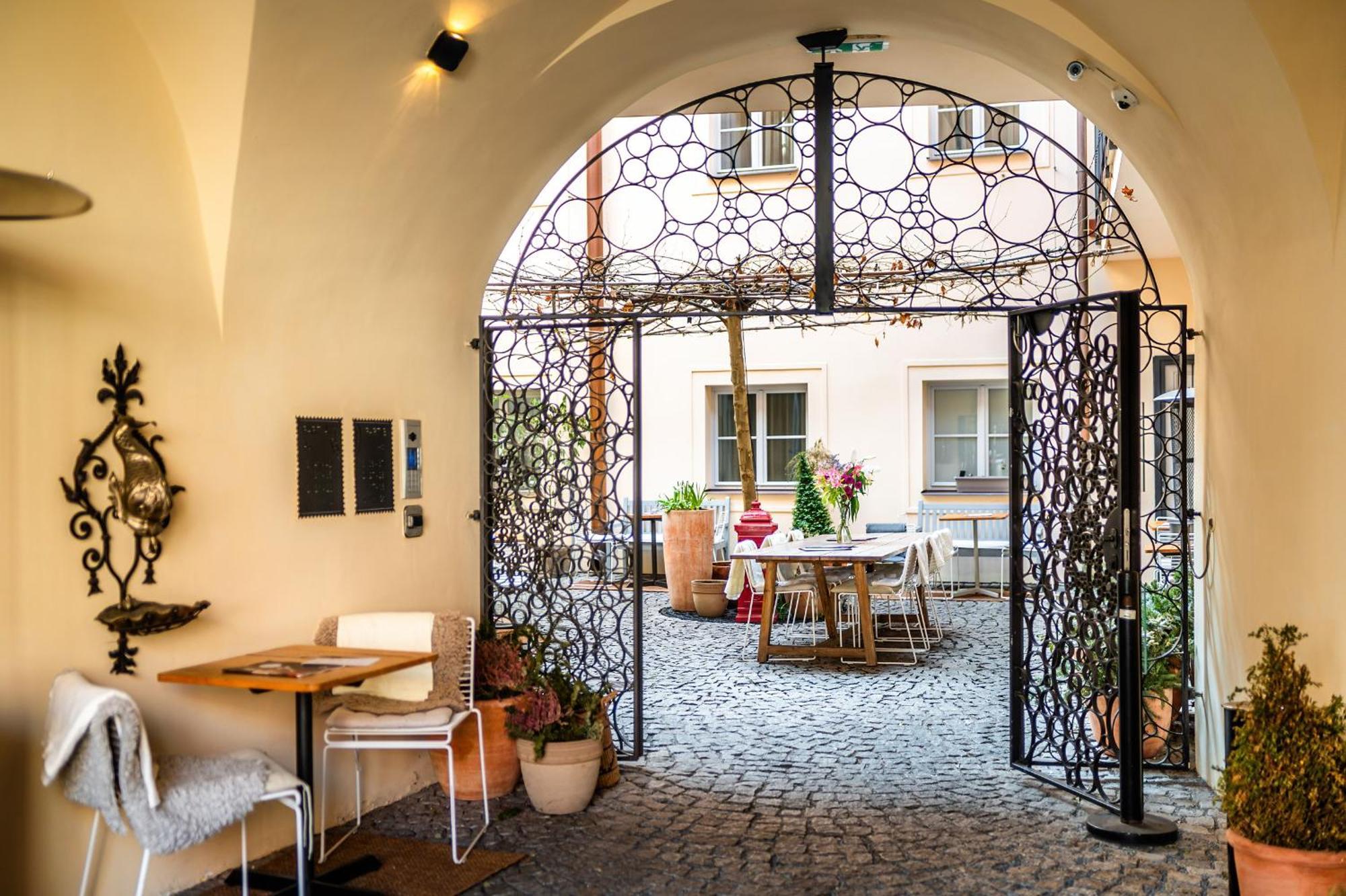 Old Royal Post Boutique & Premium 5* Praga