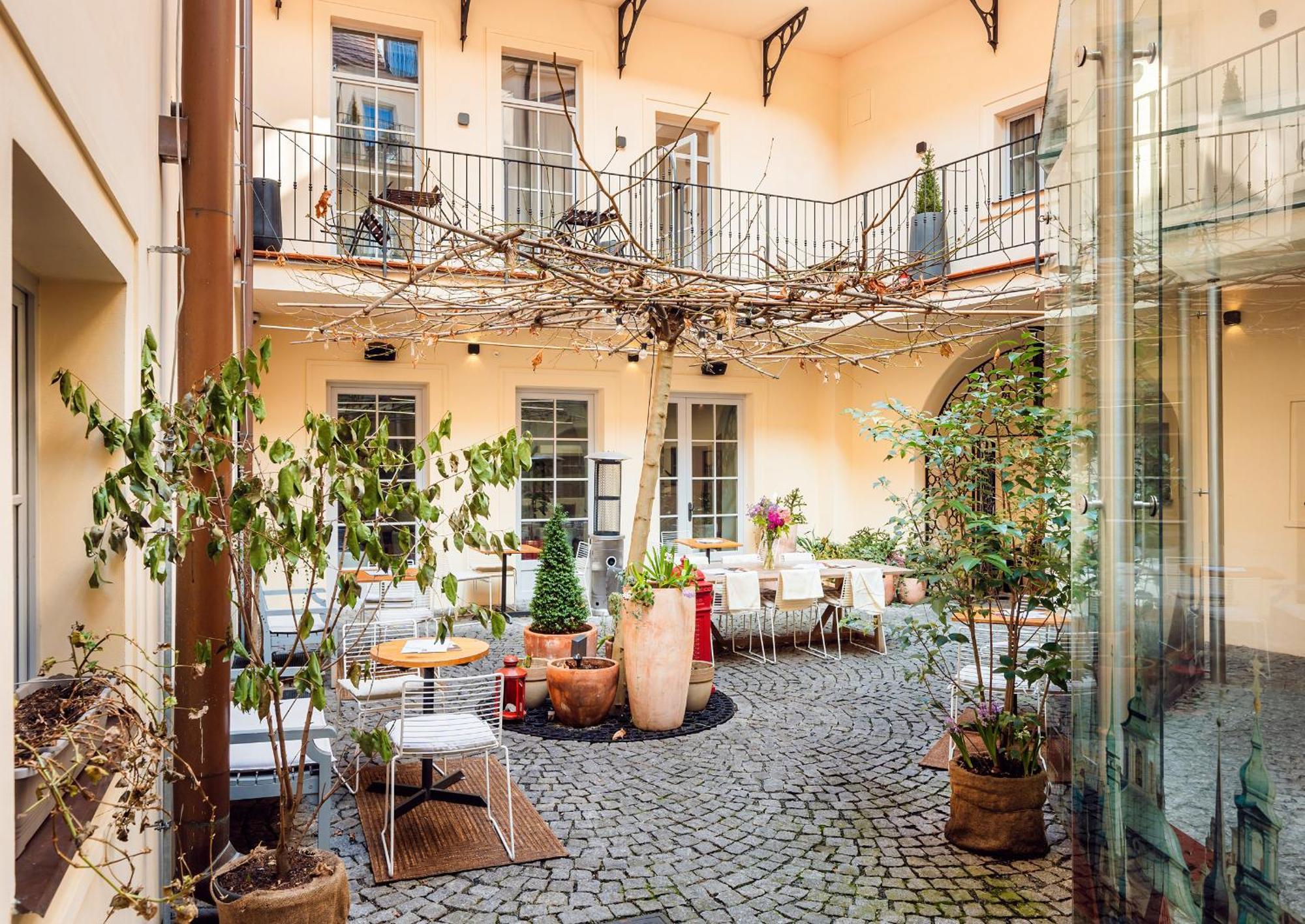 Hotel Old Royal Post Boutique & Premium